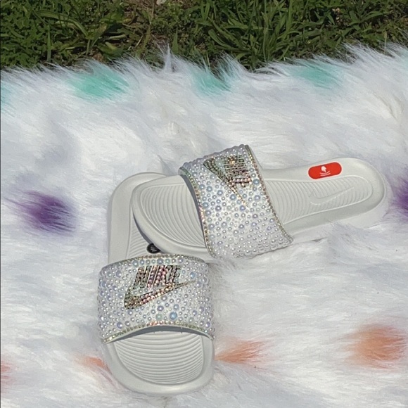 Blinged and Pearl Nike Slides - Picture 2 of 3